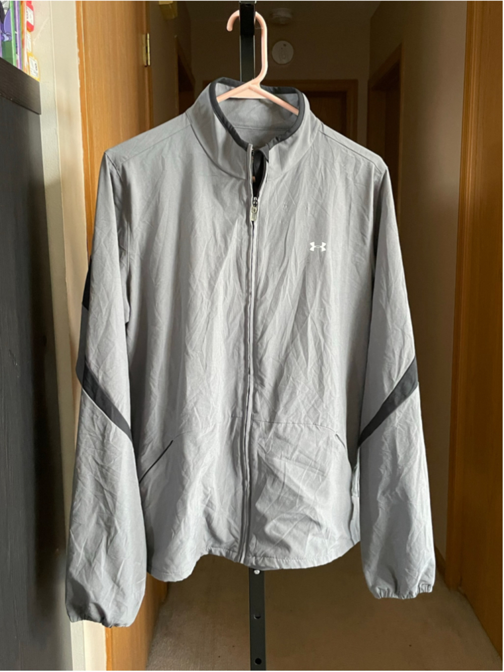 Men's Under Armour Gray & Black Lightweight Jacket L